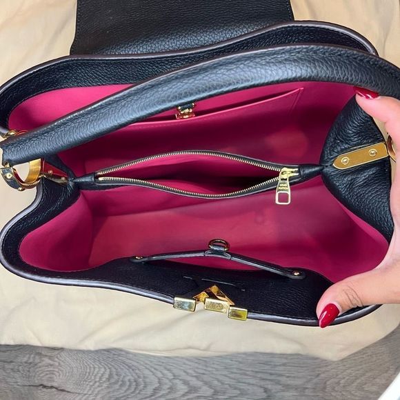 Louis Vuitton Handbag Capucines MM - Picture 9 of 17